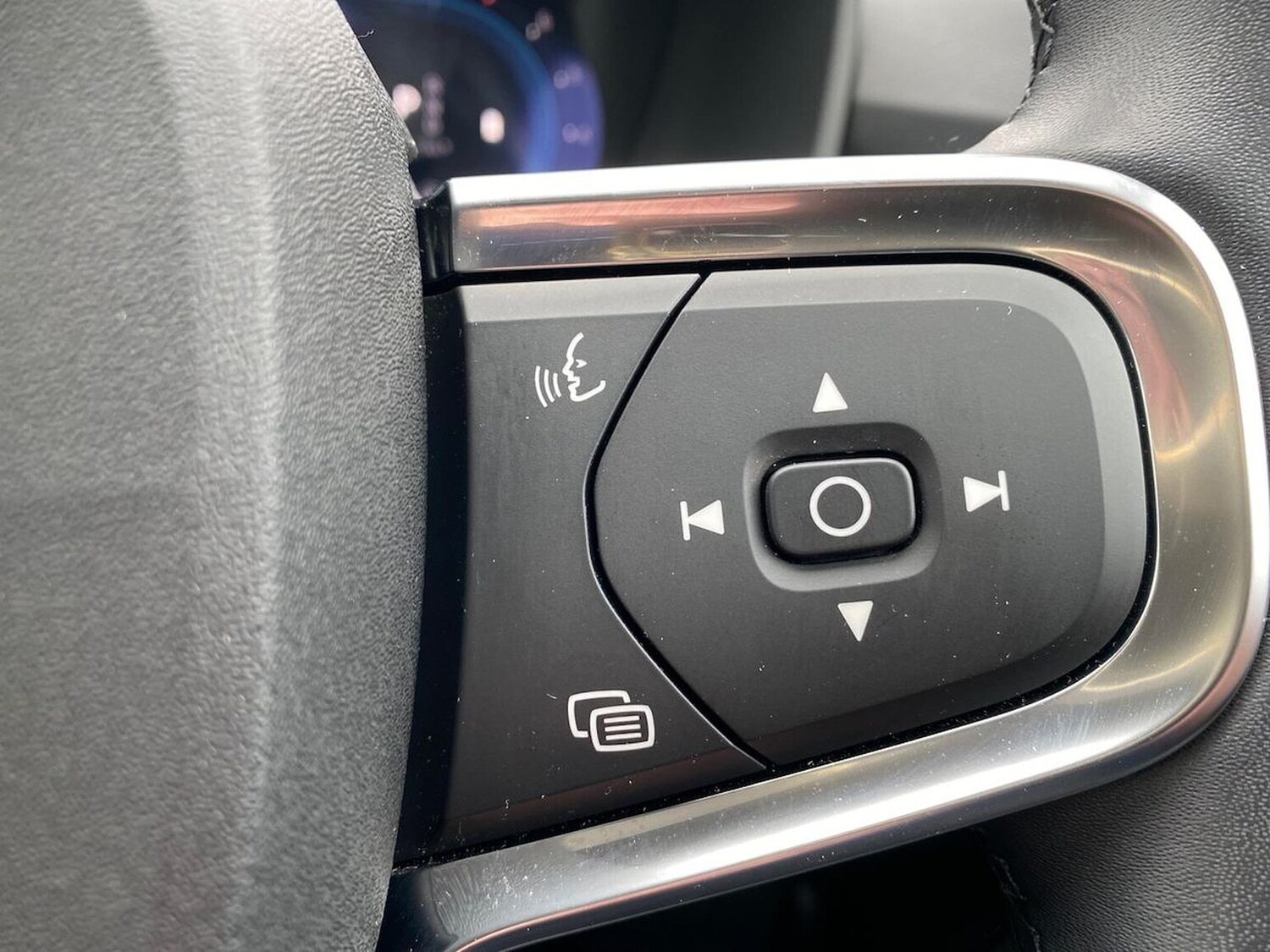 Used Volvo XC40 2024 for sale - 76207469: Photo 26