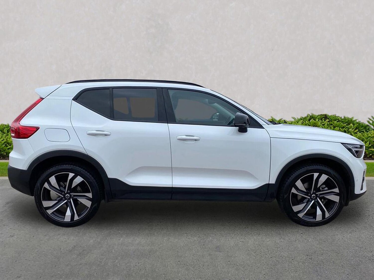 Used Volvo XC40 2024 for sale - 76207469: Photo 3