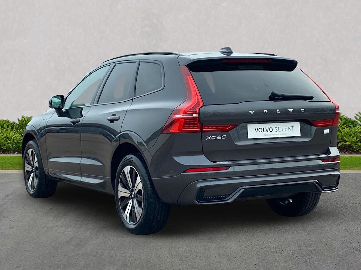 Used Volvo XC60 2022 for sale - 76974569: Photo 2