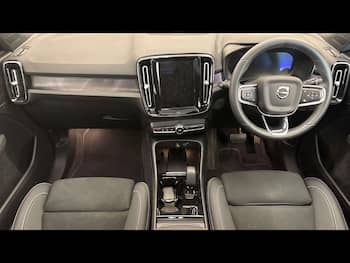 Used Volvo XC40 2023 for sale - 79733200: Photo