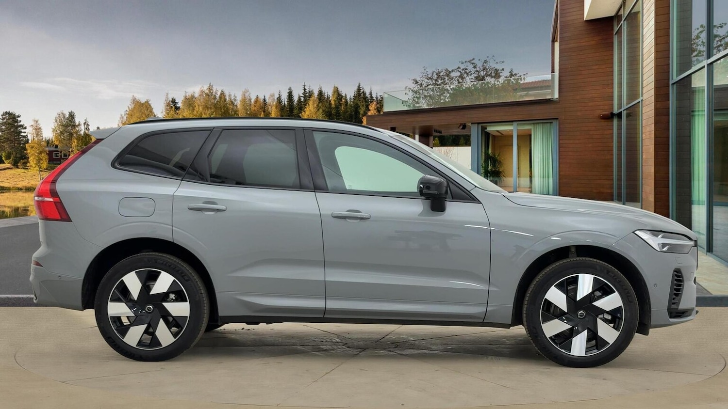 Used Volvo XC60 2025 for sale - 76439812: Photo 2