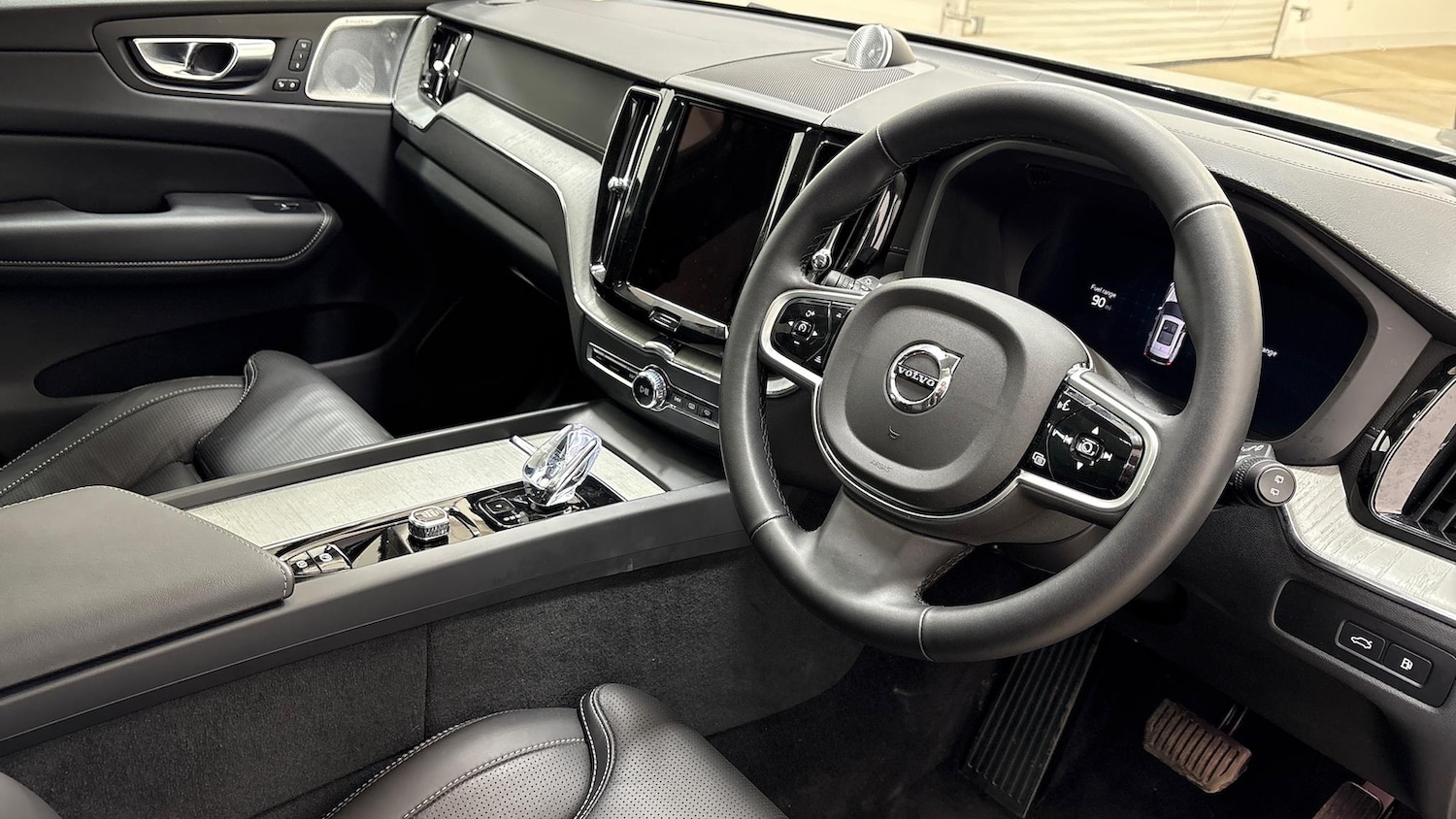 Used Volvo XC60 2025 for sale - 76439812: Photo 6