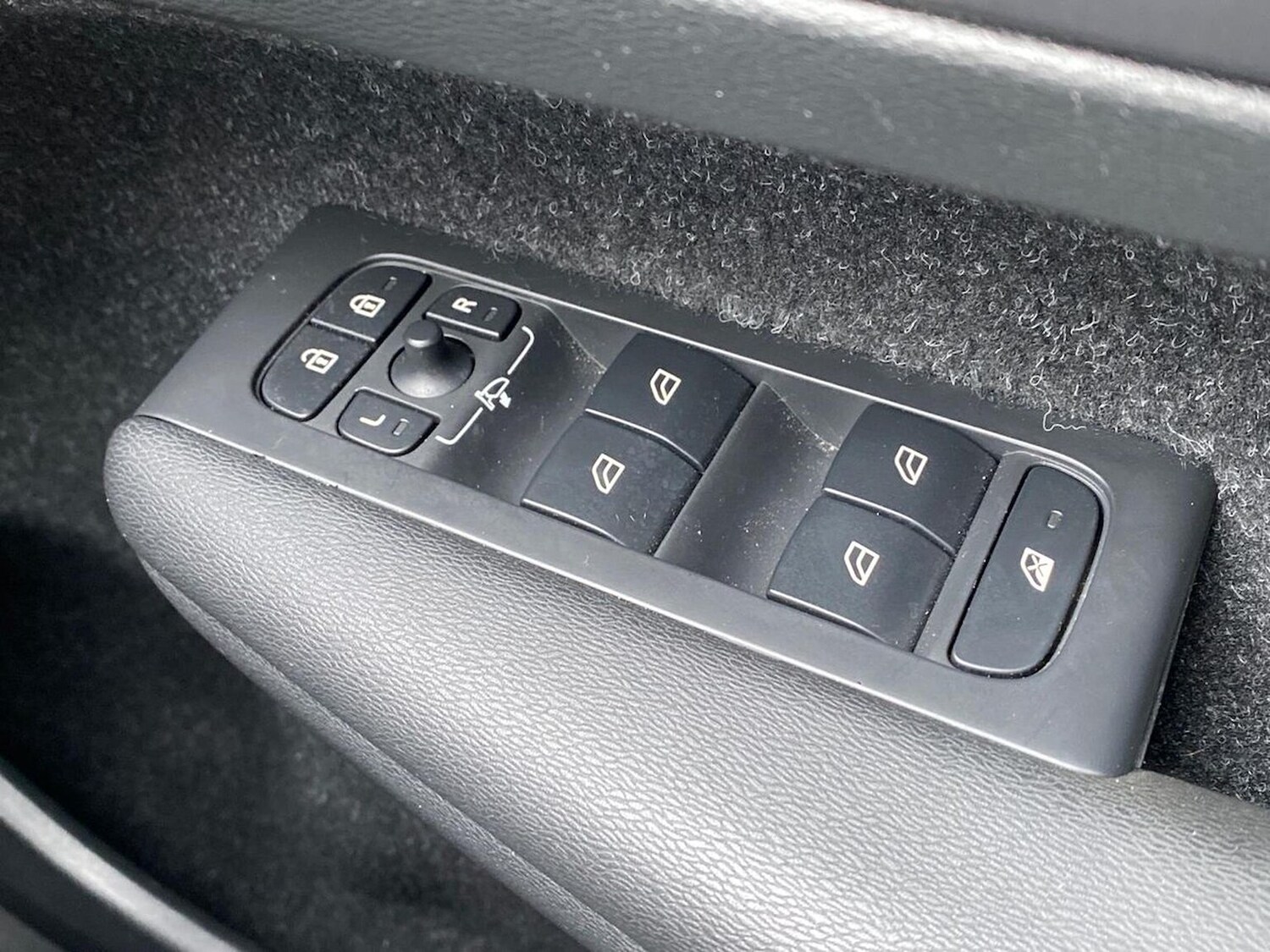 Used Volvo XC40 2020 for sale - 76497350: Photo 23