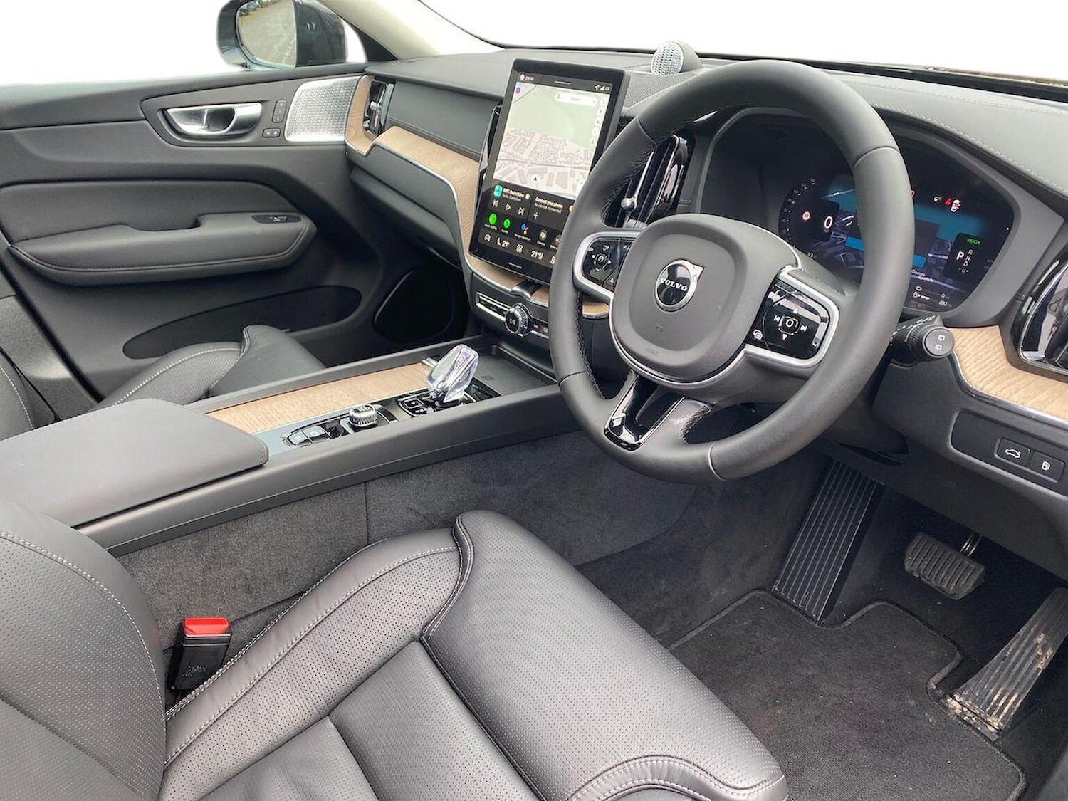 Used Volvo XC60 2025 for sale - 77548370: Photo 15