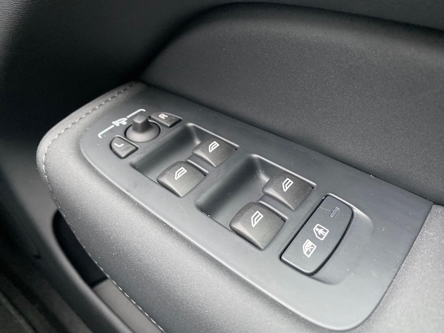 Used Volvo XC60 2025 for sale - 77548370: Photo 21