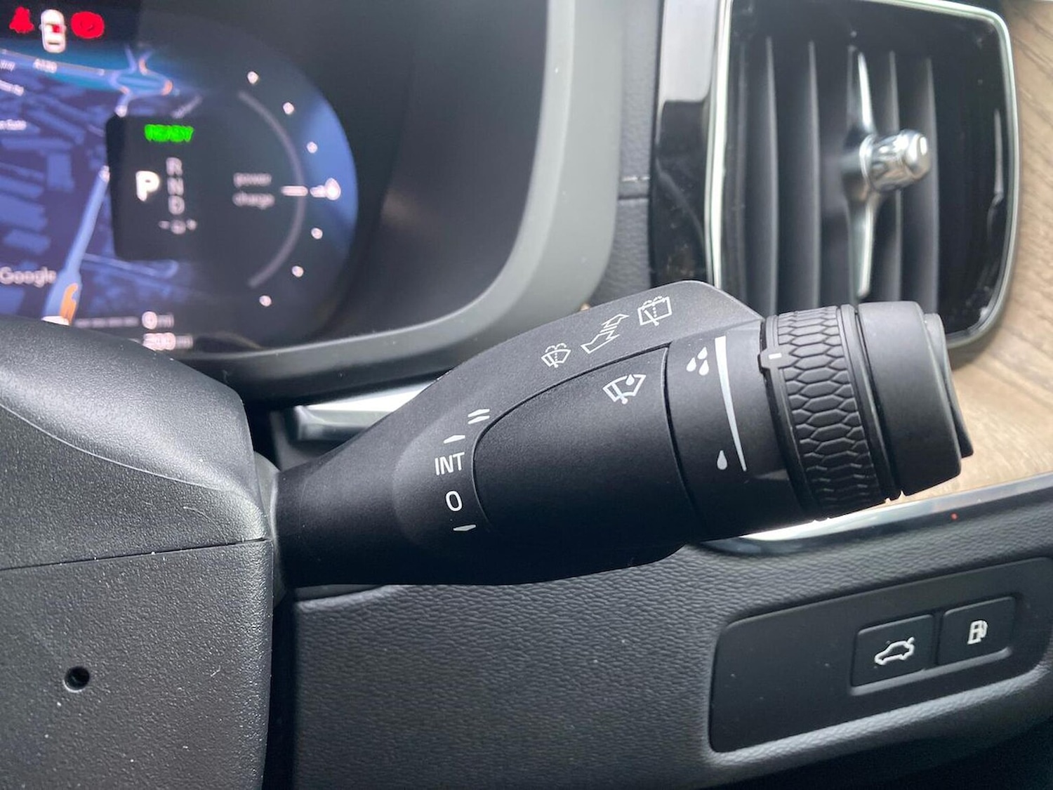 Used Volvo XC60 2025 for sale - 77548370: Photo 28