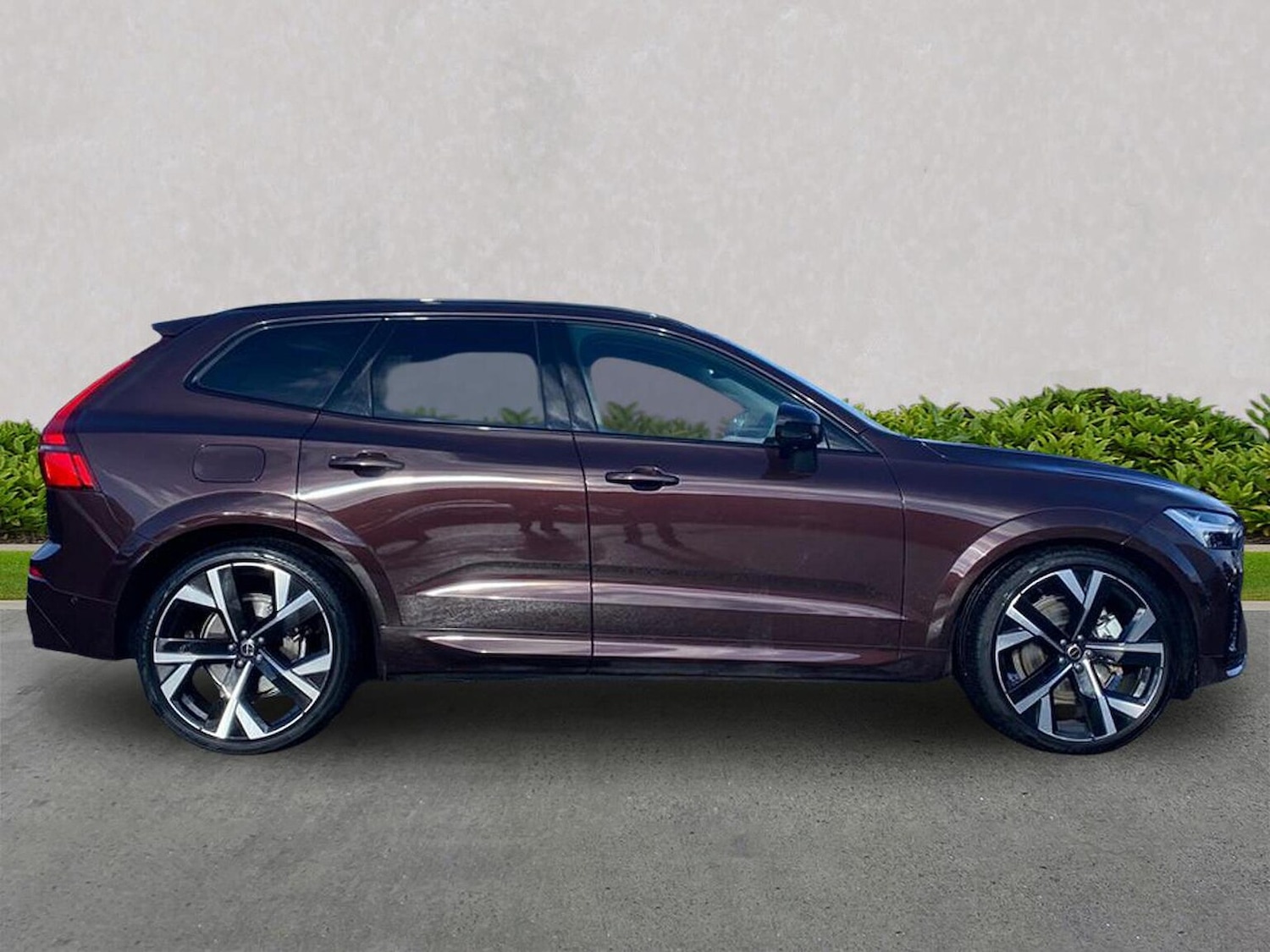 Used Volvo XC60 2025 for sale - 77548370: Photo 3