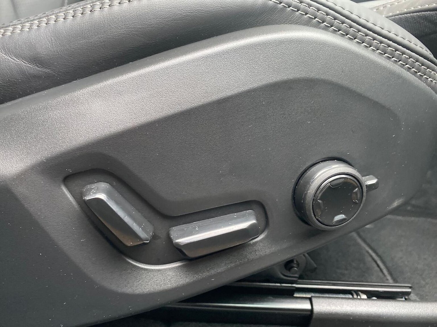 Used Volvo XC60 2025 for sale - 77548370: Photo 30