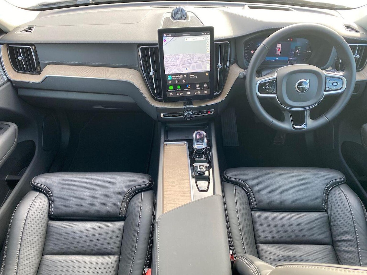 Used Volvo XC60 2025 for sale - 77548370: Photo 8