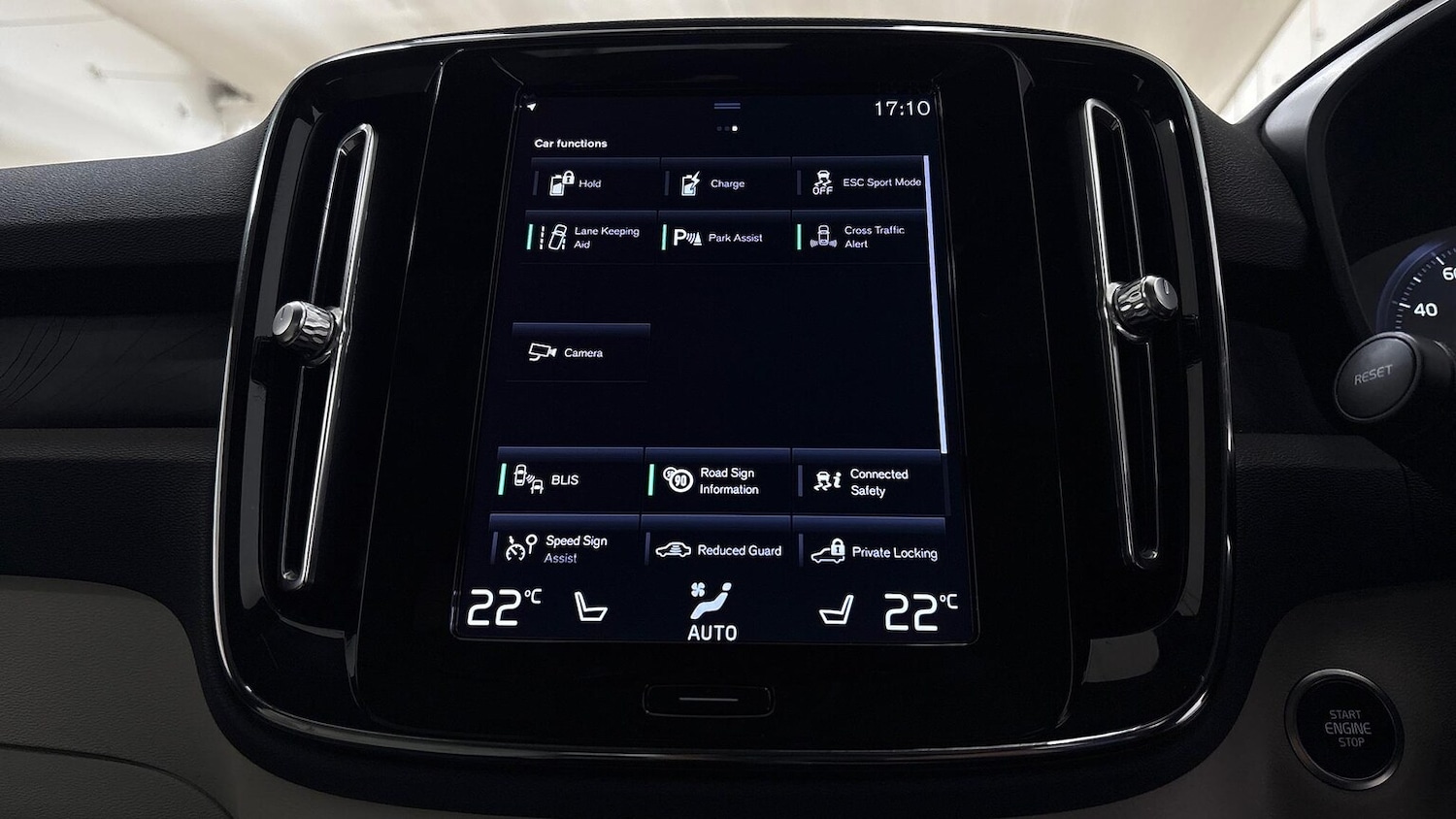 Used Volvo XC40 2022 for sale - 76605554: Photo 11