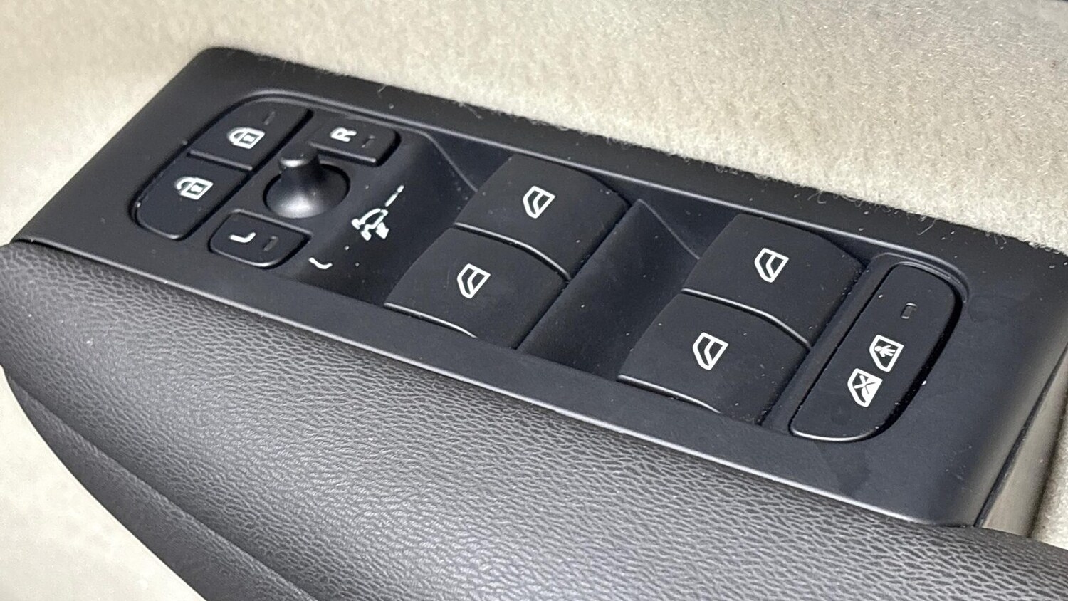 Used Volvo XC40 2022 for sale - 76605554: Photo 21