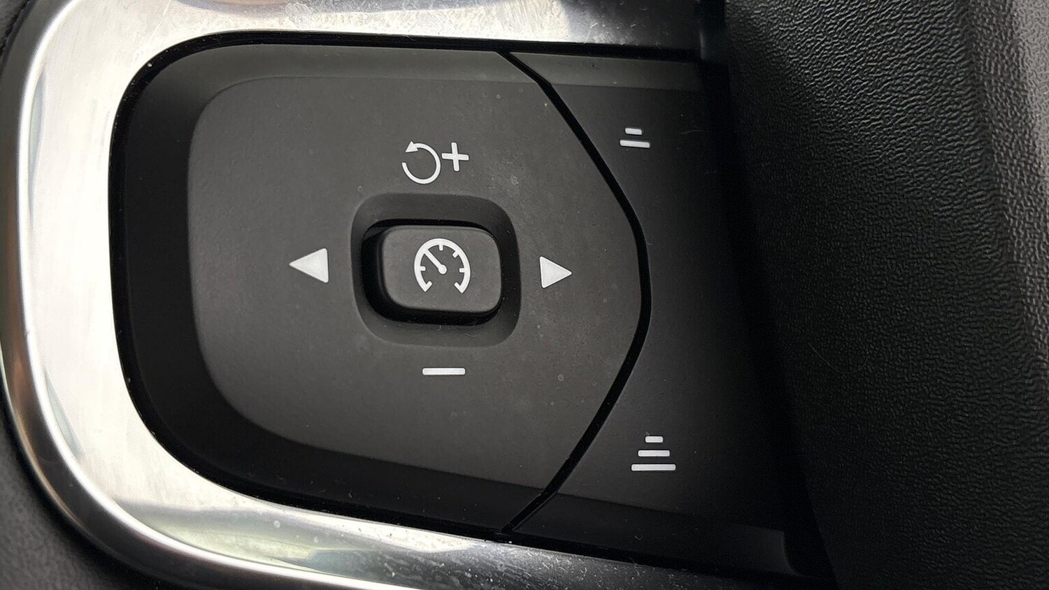 Used Volvo XC40 2022 for sale - 76605554: Photo 27