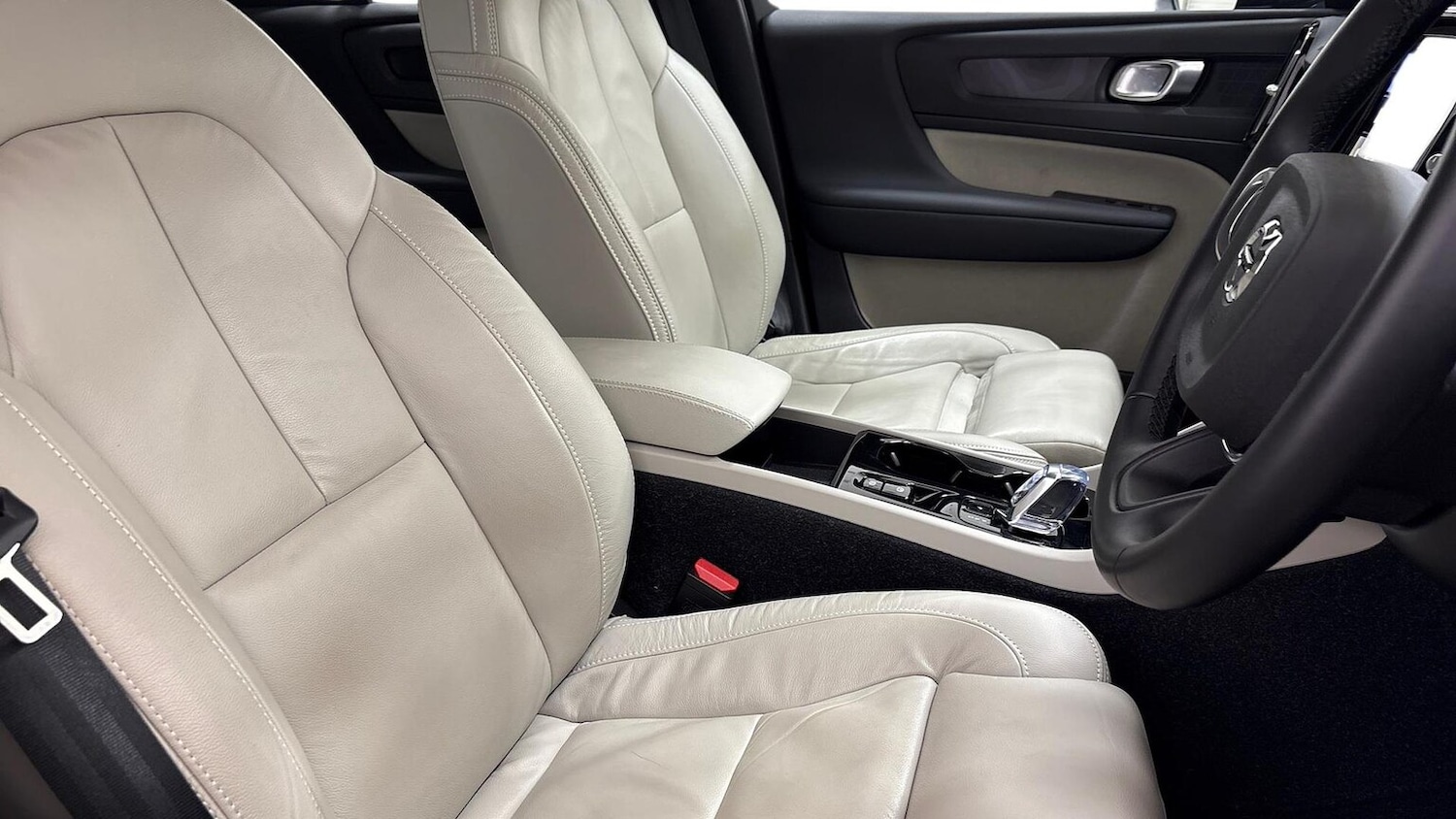 Used Volvo XC40 2022 for sale - 76605554: Photo 7