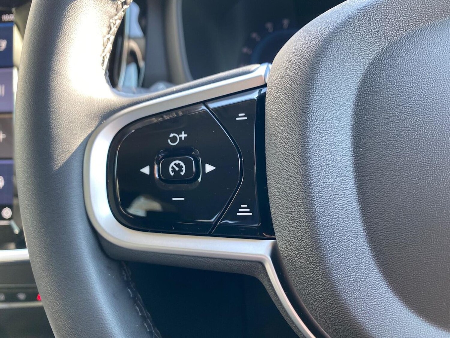 Used Volvo V60 2025 for sale - 76144196: Photo 27