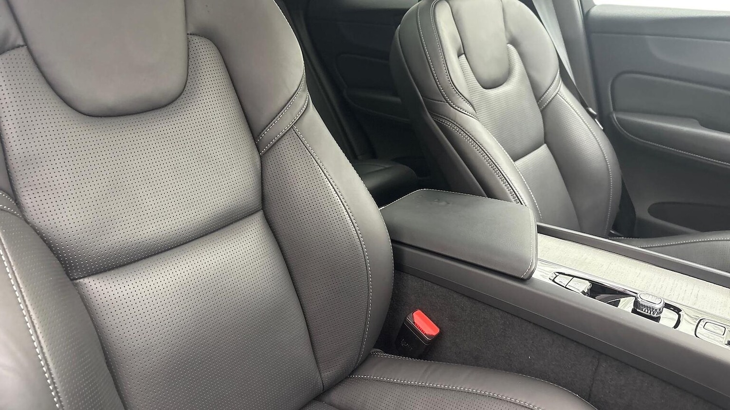 Used Volvo XC60 2025 for sale - 77639324: Photo 7