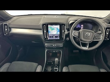 Used Volvo XC40 2025 for sale - 79380140: Photo