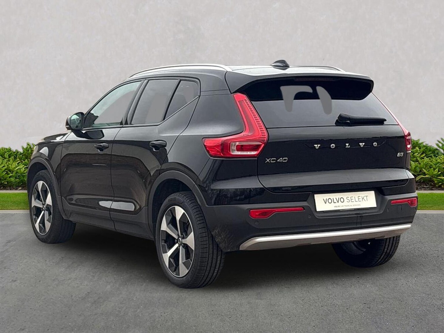 Used Volvo XC40 2022 for sale - 76974575: Photo 2