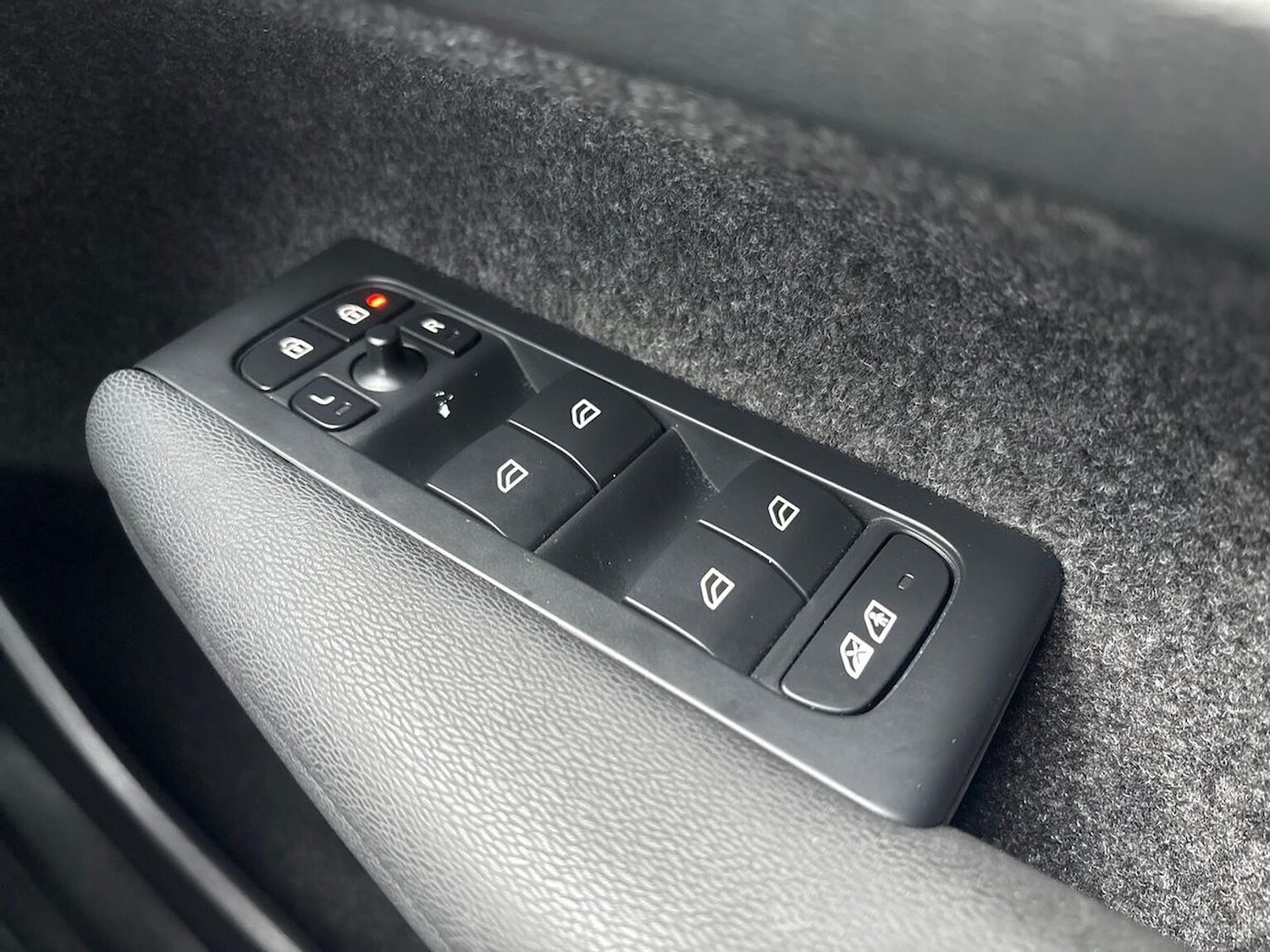 Used Volvo XC40 2022 for sale - 76974575: Photo 21