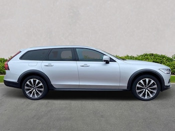 Used Volvo V90 2021 for sale - 75690673: Photo