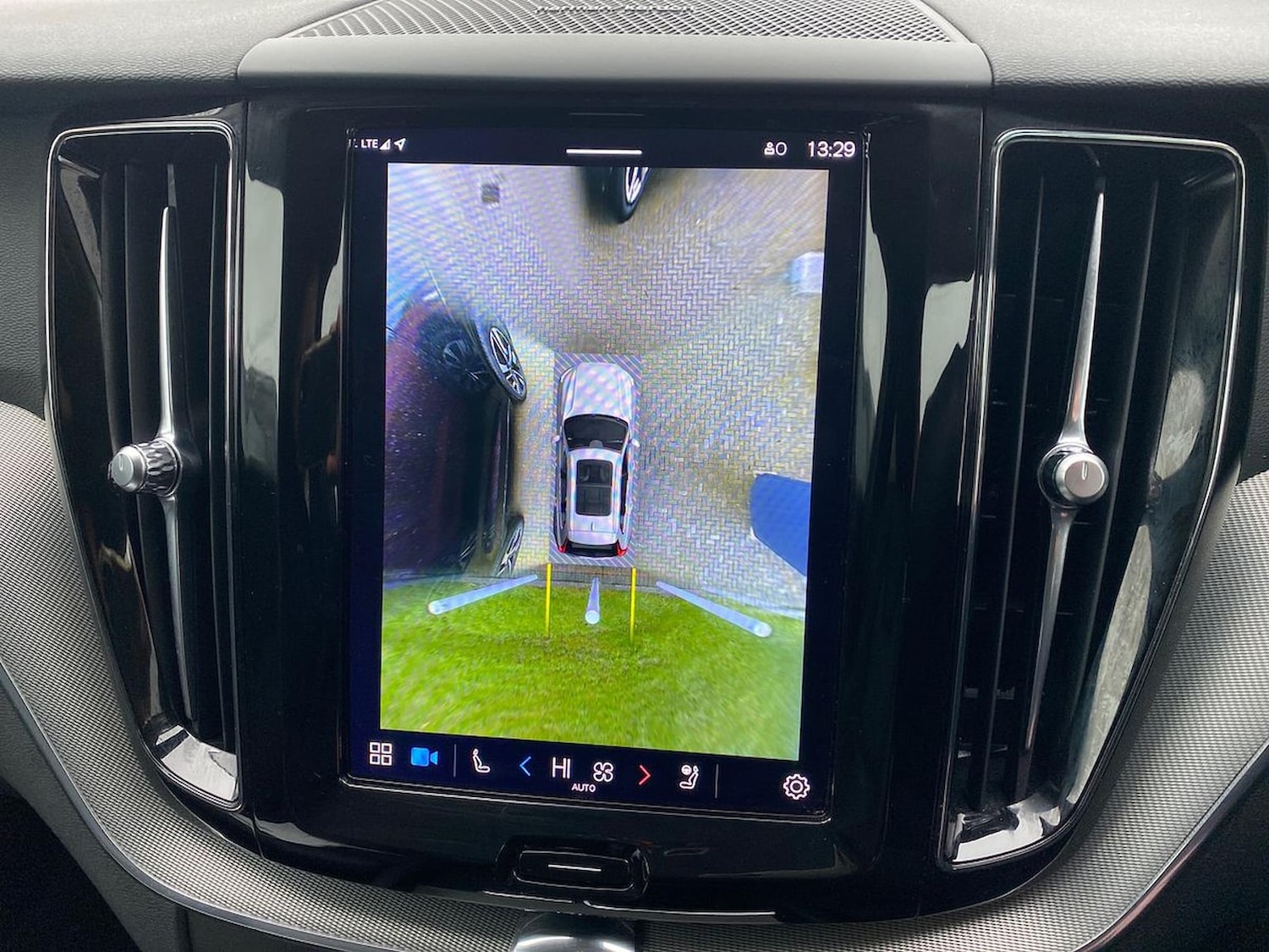 Used Volvo XC60 2023 for sale - 78155502: Photo 25