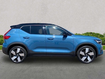 Used Volvo XC40 2023 for sale - 79162556: Photo