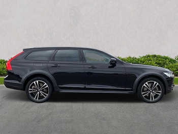 Used Volvo V90 2017 for sale - 76736655: Photo