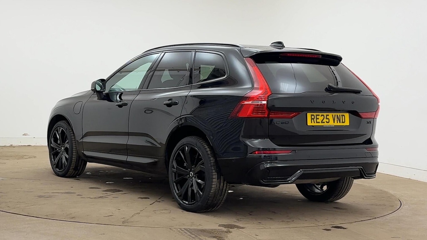 Used Volvo XC60 2025 for sale - 76439804: Photo 3