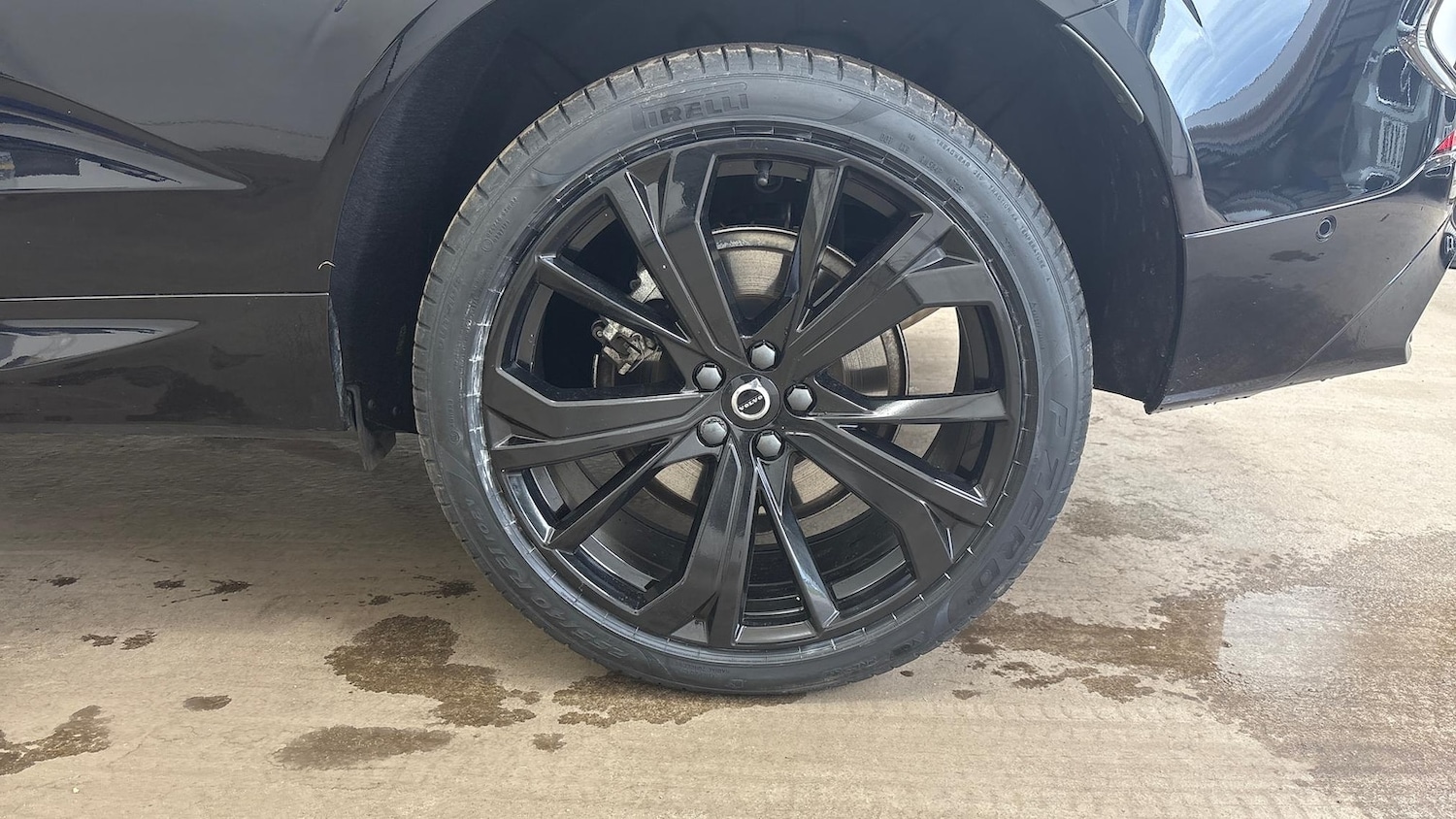 Used Volvo XC60 2025 for sale - 76439804: Photo 4