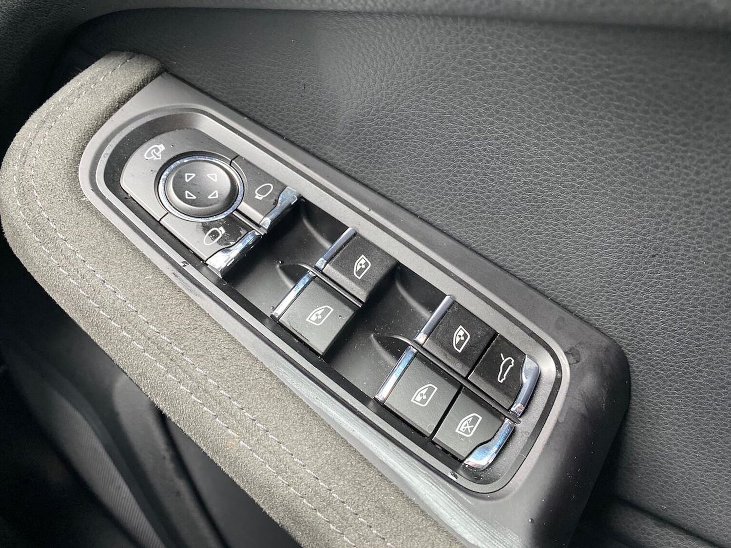 Used Porsche Macan 2022 for sale - 78193908: Photo 21