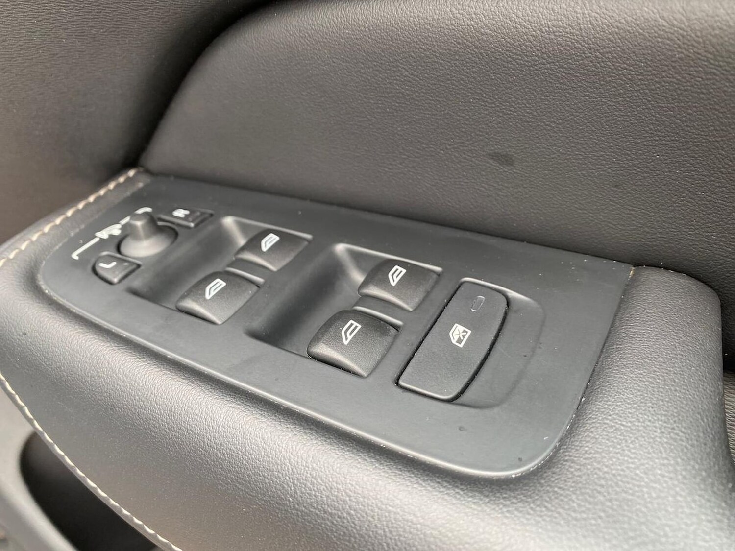 Used Volvo XC60 2020 for sale - 78026091: Photo 21