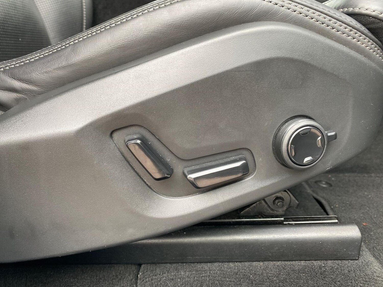 Used Volvo XC60 2020 for sale - 78026091: Photo 30