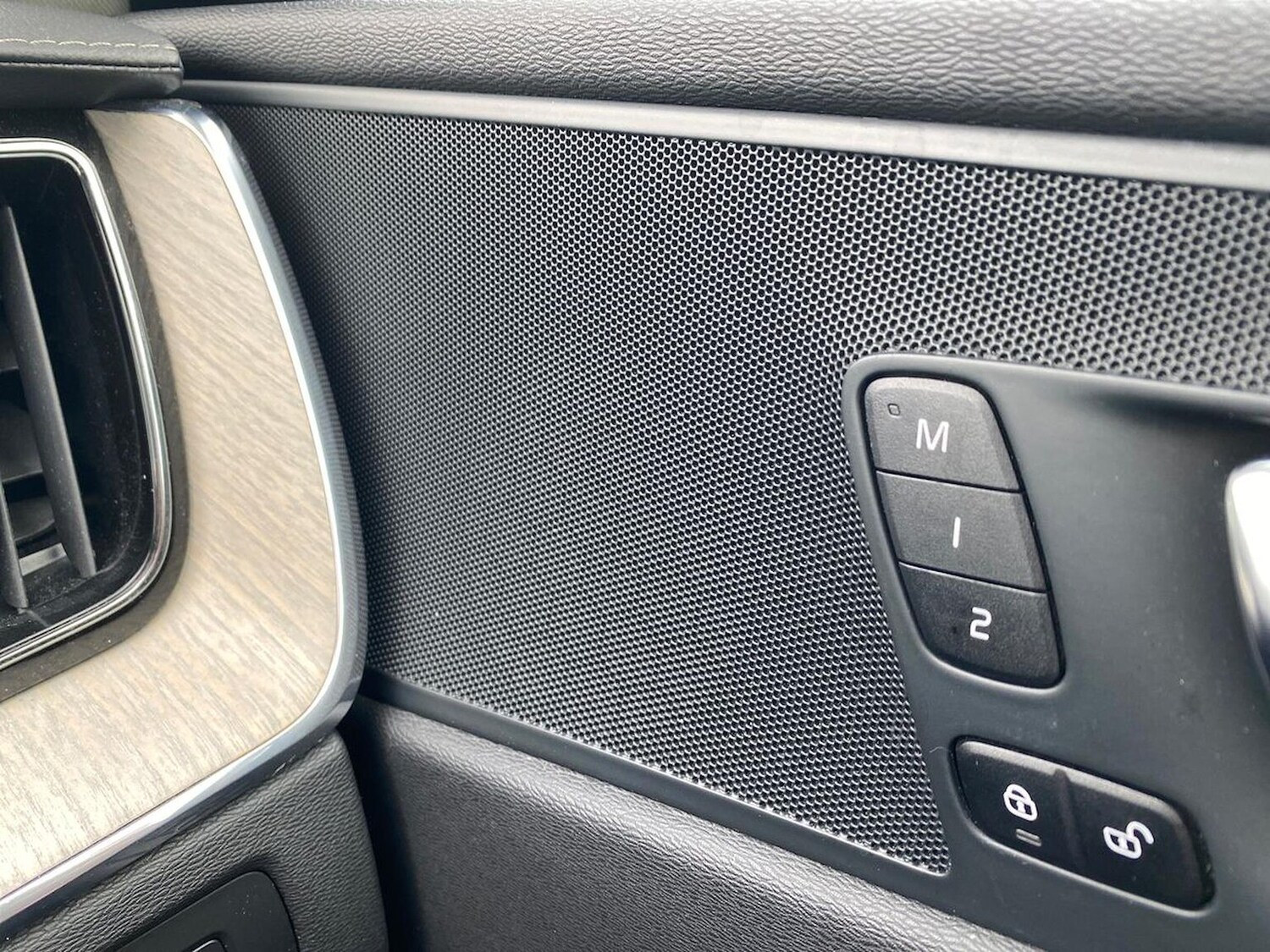 Used Volvo XC60 2020 for sale - 78026091: Photo 31