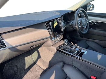 Used Volvo V90 2025 for sale - 78310372: Photo