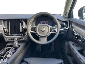 Used Volvo V90 2025 for sale - 78310372: Photo