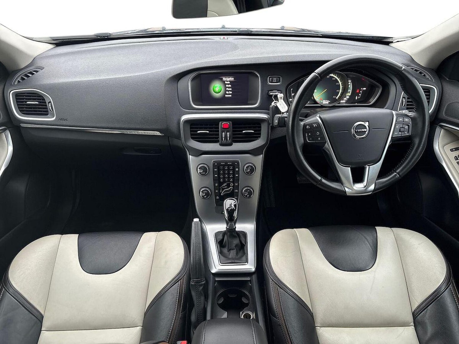 Used Volvo V40 2017 for sale - 77024295: Photo 10