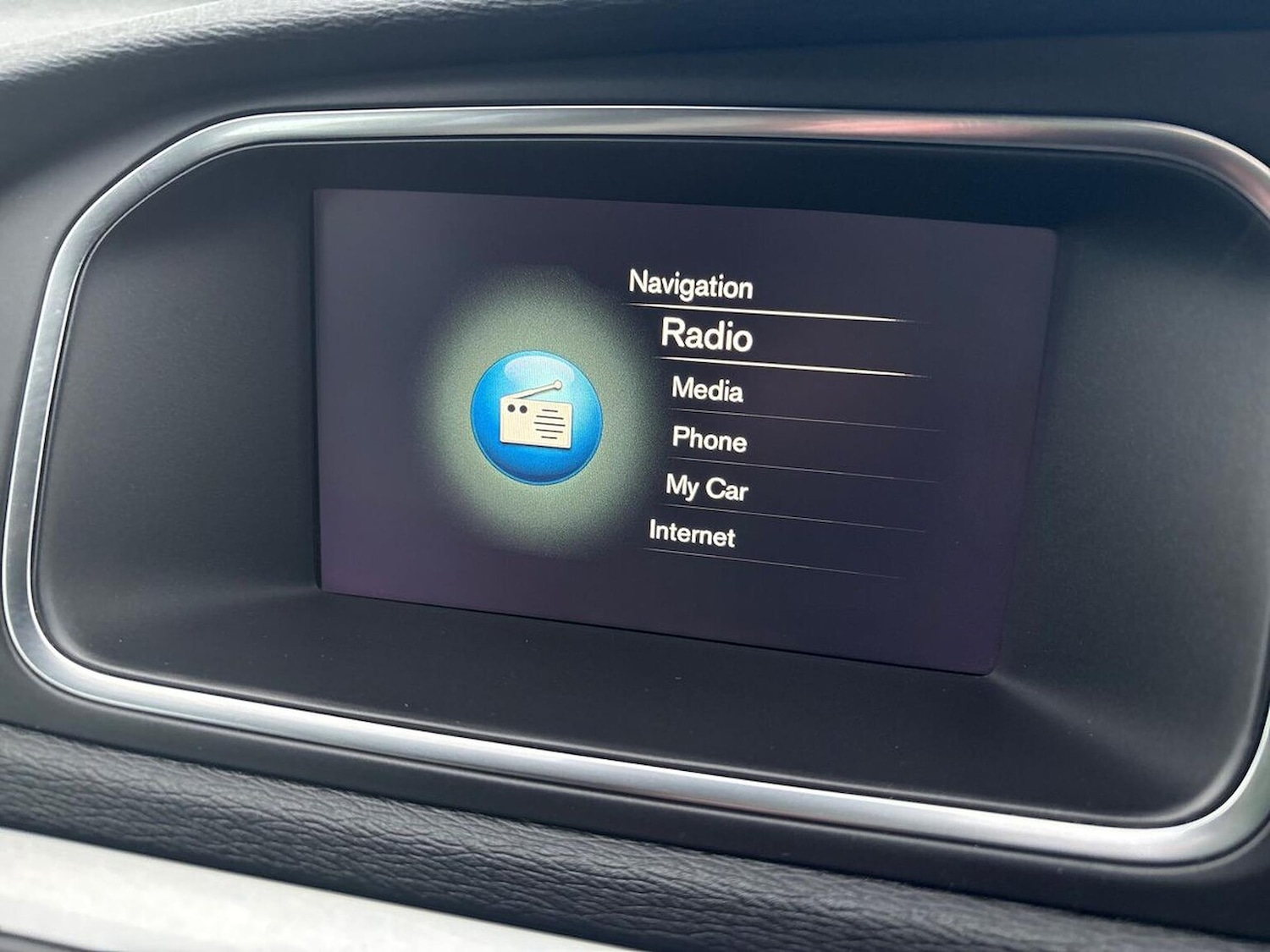 Used Volvo V40 2017 for sale - 77024295: Photo 13