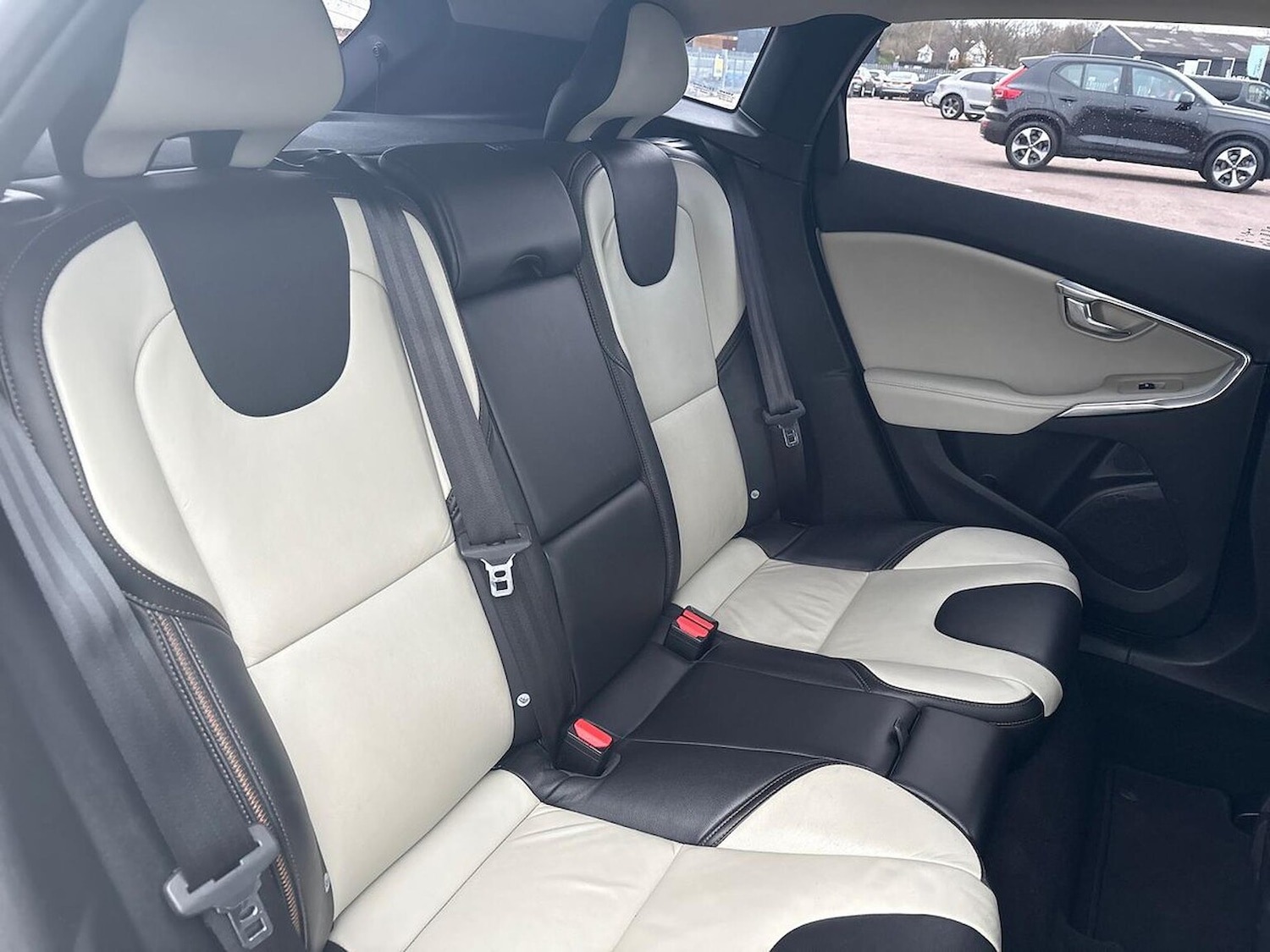 Used Volvo V40 2017 for sale - 77024295: Photo 18