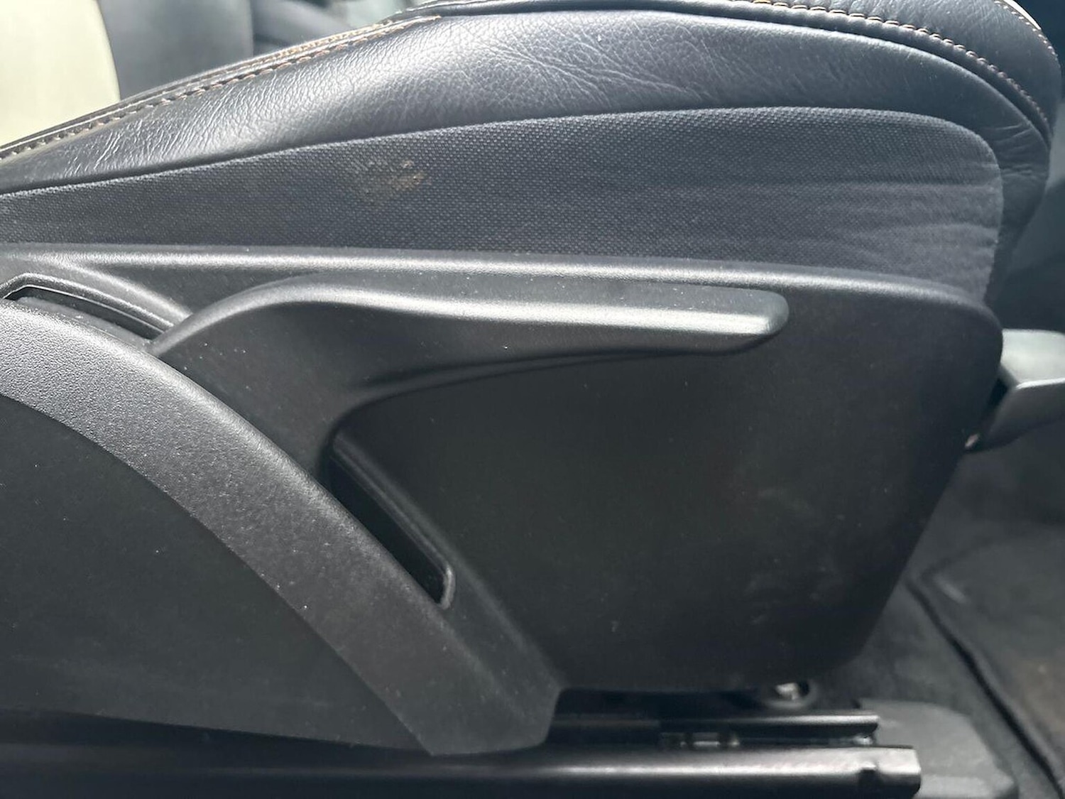 Used Volvo V40 2017 for sale - 77024295: Photo 32