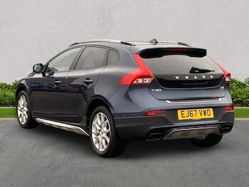 Used Volvo V40 2017 for sale - 77024295: Photo