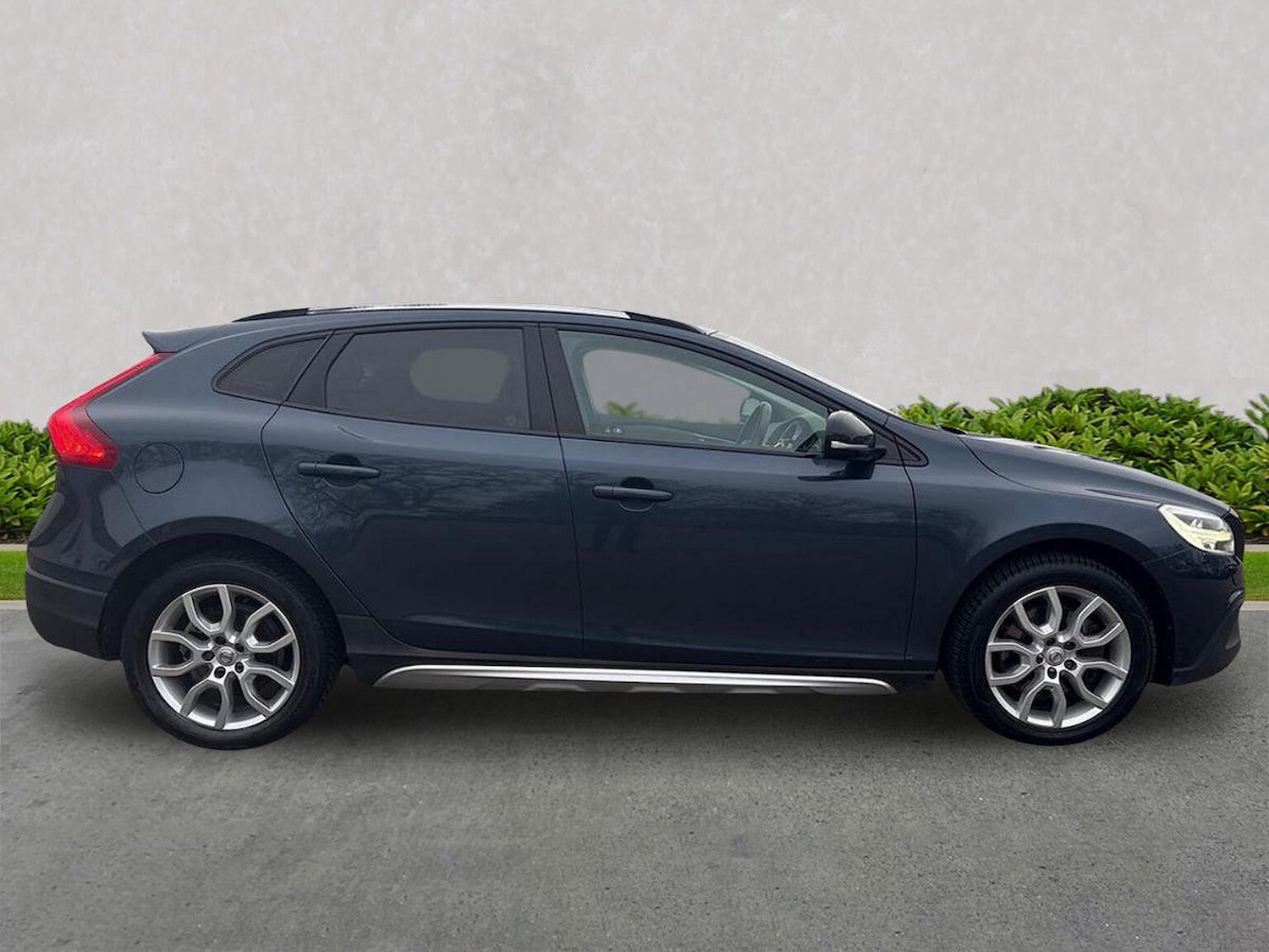 Used Volvo V40 2017 for sale - 77024295: Photo 5