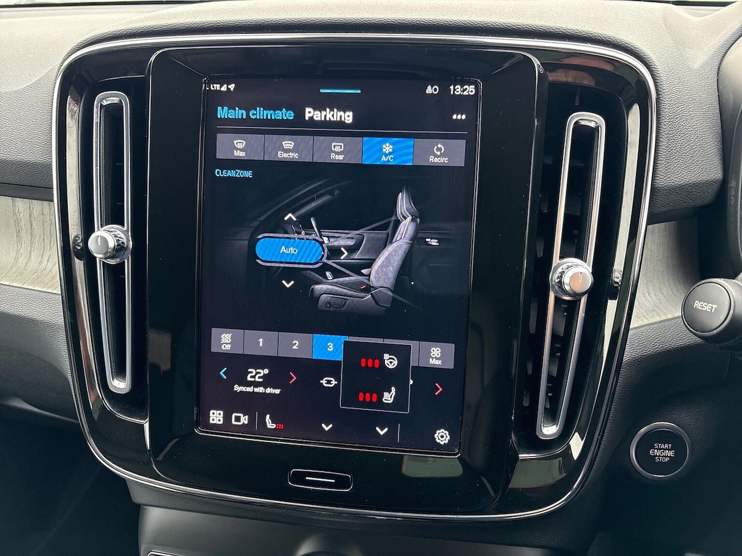 Used Volvo XC40 2022 for sale - 76969956: Photo 12