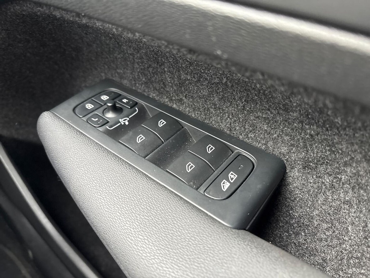 Used Volvo XC40 2022 for sale - 76969956: Photo 21