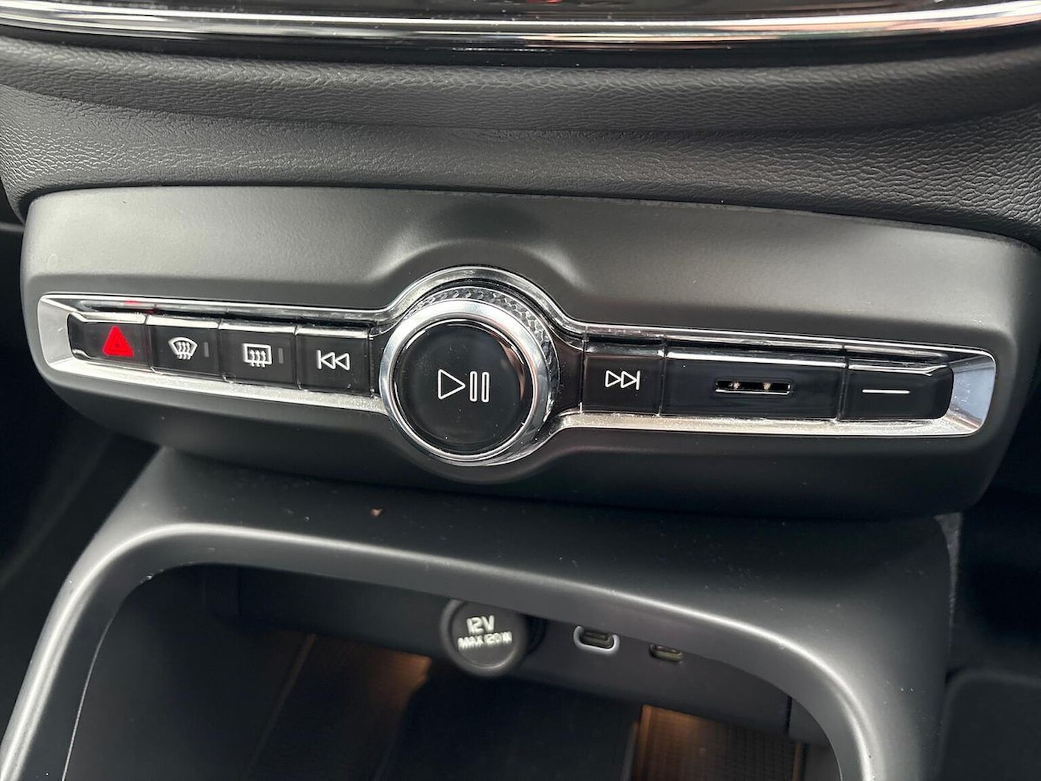 Used Volvo XC40 2022 for sale - 76969956: Photo 22