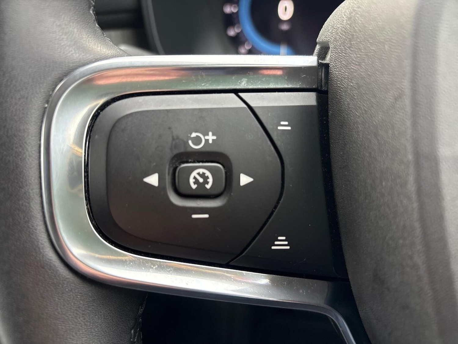 Used Volvo XC40 2022 for sale - 76969956: Photo 27