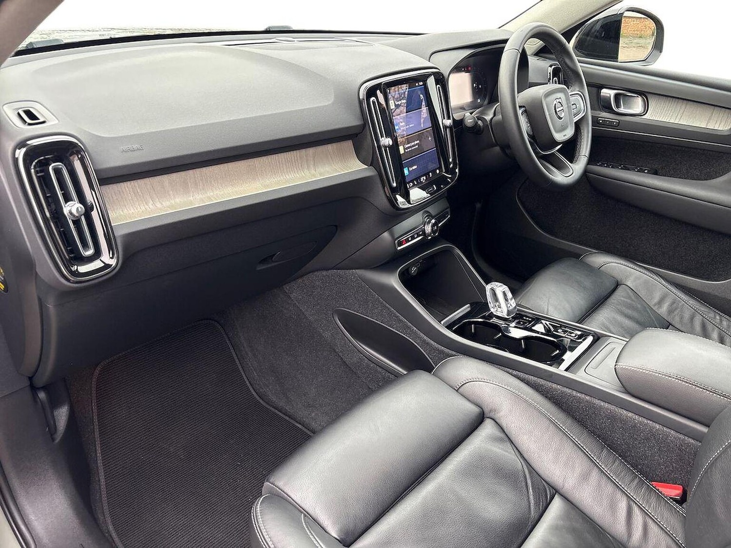 Used Volvo XC40 2022 for sale - 76969956: Photo 7