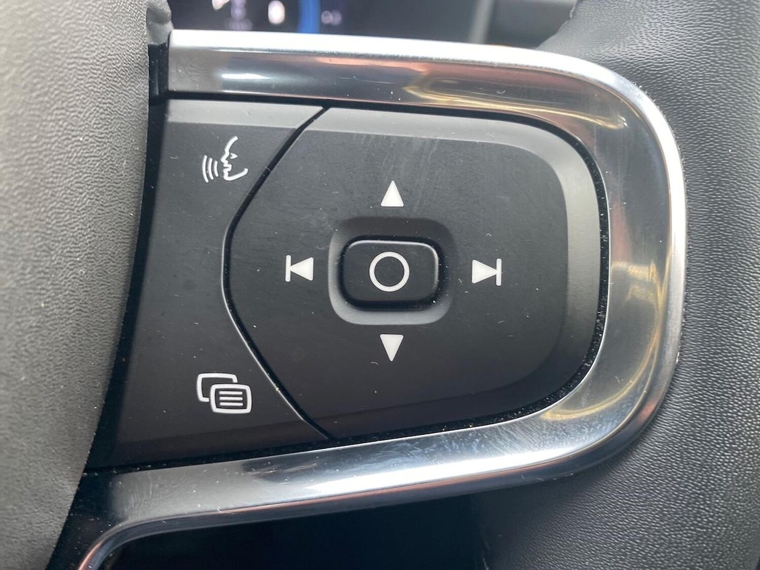 Used Volvo XC40 2022 for sale - 76682647: Photo 26