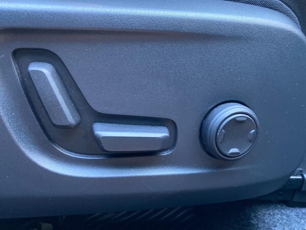 Used Volvo XC40 2024 for sale - 76249378: Photo 30