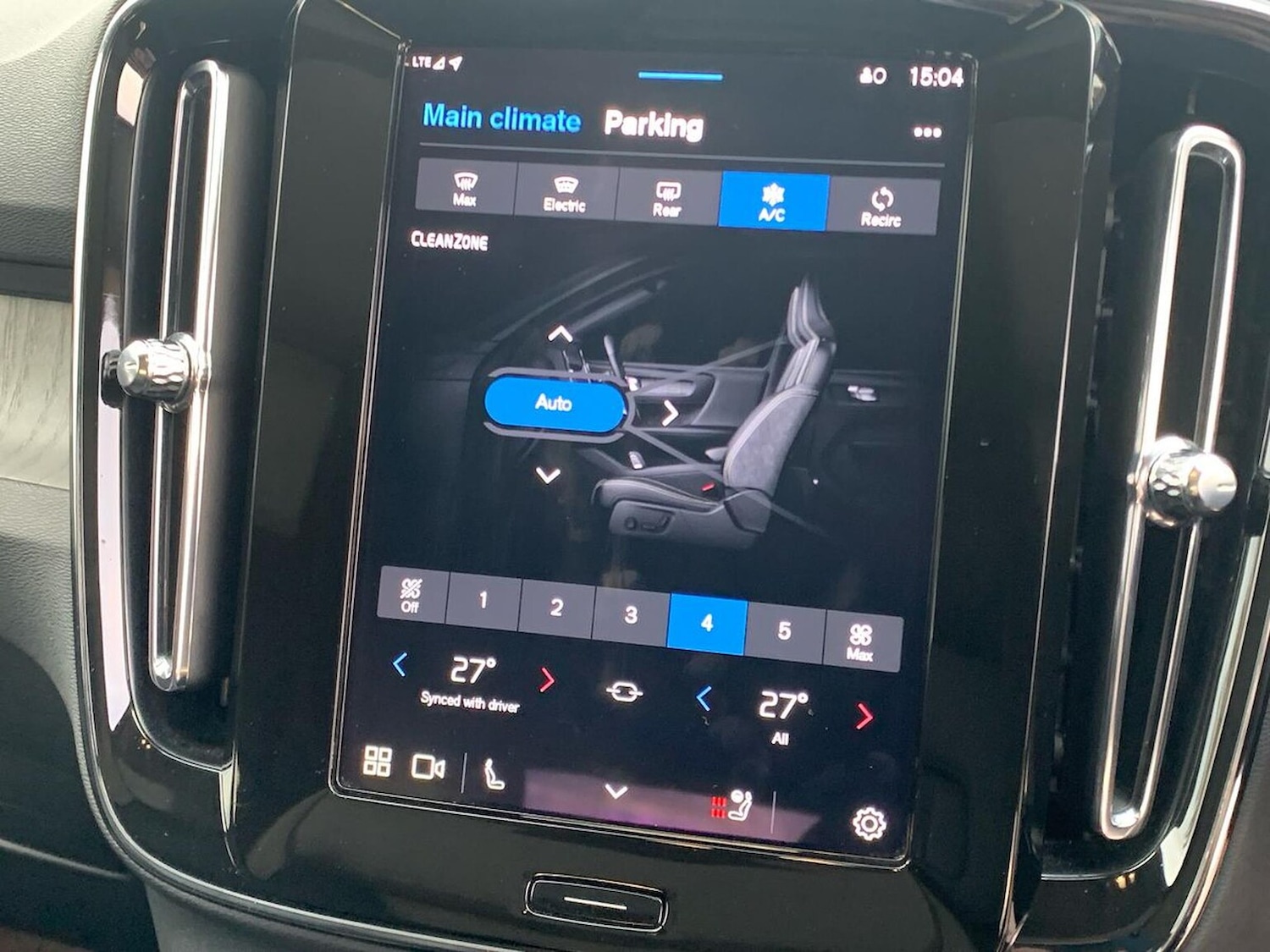 Used Volvo XC40 2024 for sale - 76422383: Photo 12