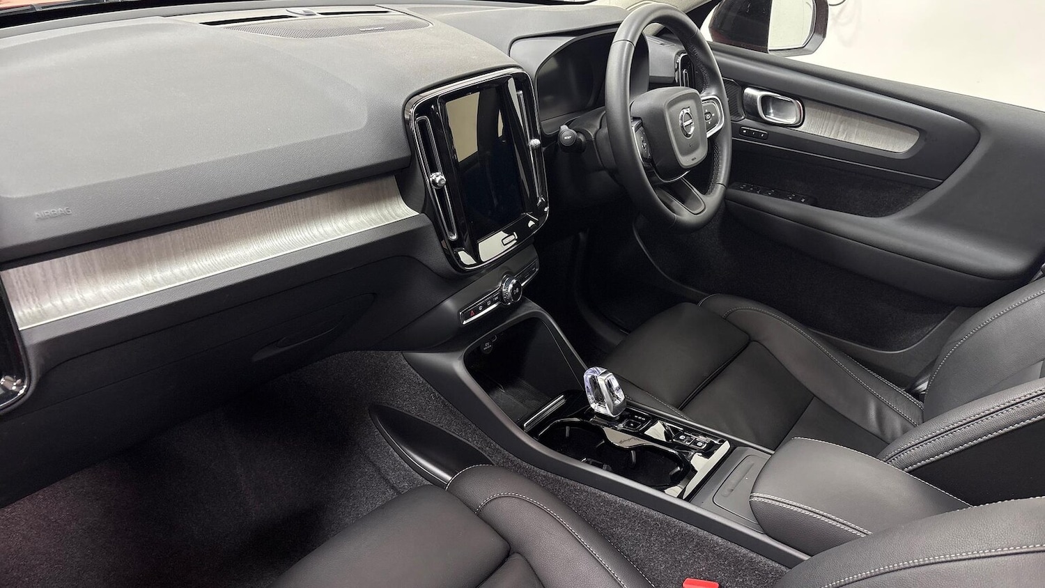 Used Volvo XC40 2024 for sale - 76422383: Photo 6