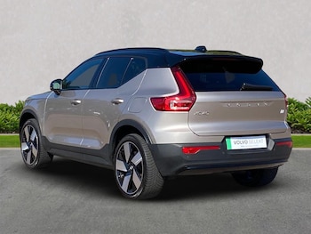 Used Volvo XC40 2023 for sale - 76007244: Photo 2